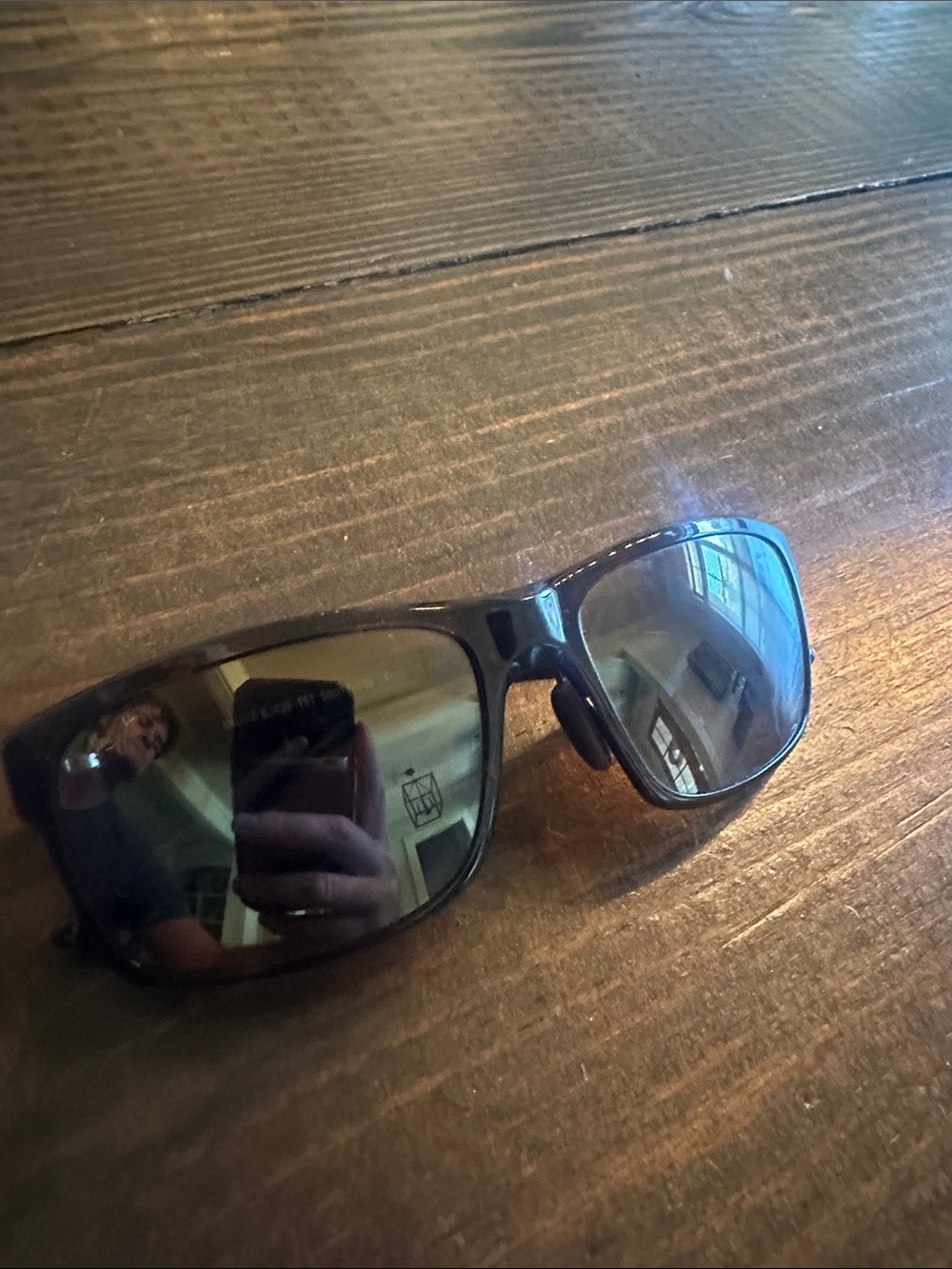 Men's Maui Jim sunglassws like new